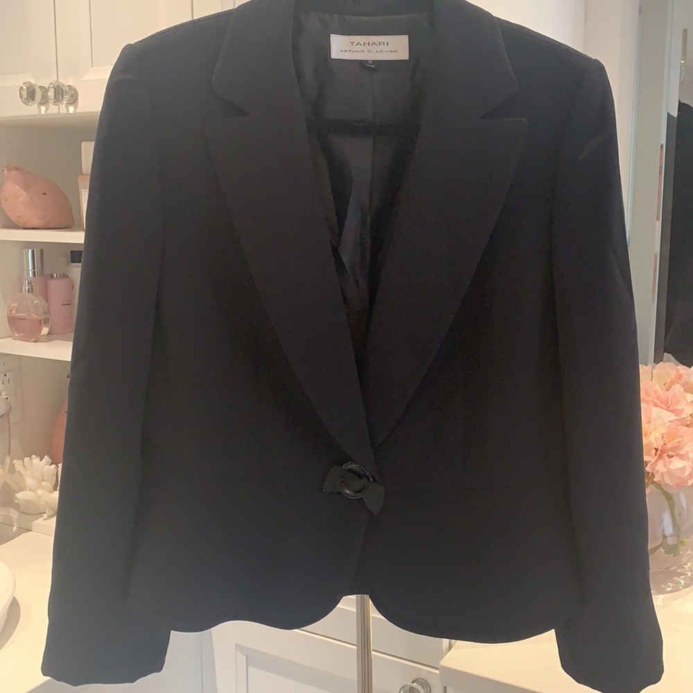 Tahari blazer - Picture 5 of 8